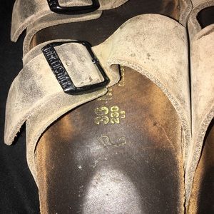Birkenstock Shoes - Tan Birkenstock Arizona sandals Birkenstock Shoes - Tan Birkenstock Arizona sandals